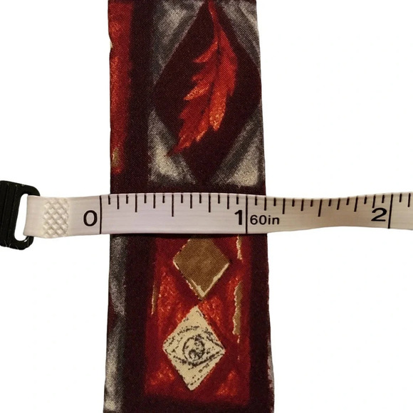 J. GARCIA Men's 100% Silk Tie Landscape with Eye Collection Ten Red Feathers - Picture 6 of 8